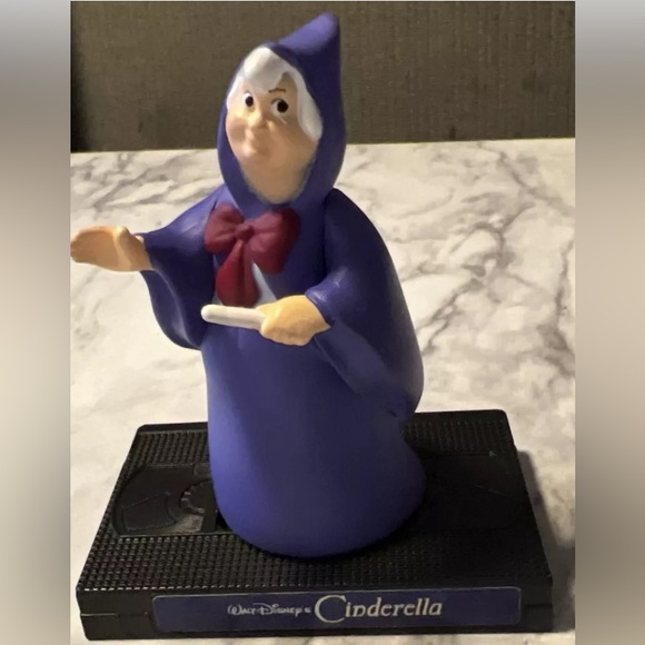 New CINDERELLA Disney Movie Godmother VHS Figure w/mini display Collection RARE - Picture 2 of 7